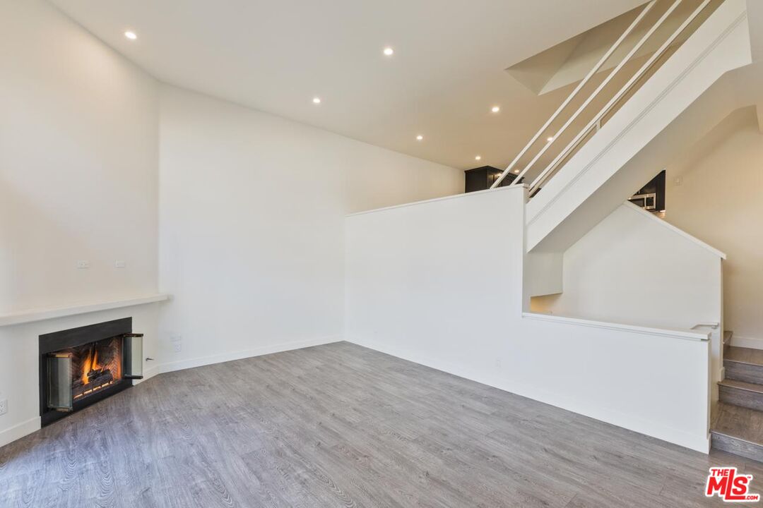 6930 De Celis Pl Unit: 34