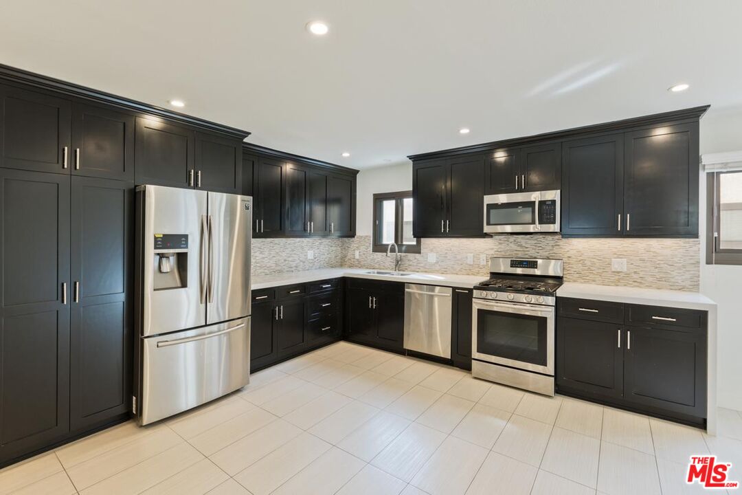 6930 De Celis Pl Unit: 34