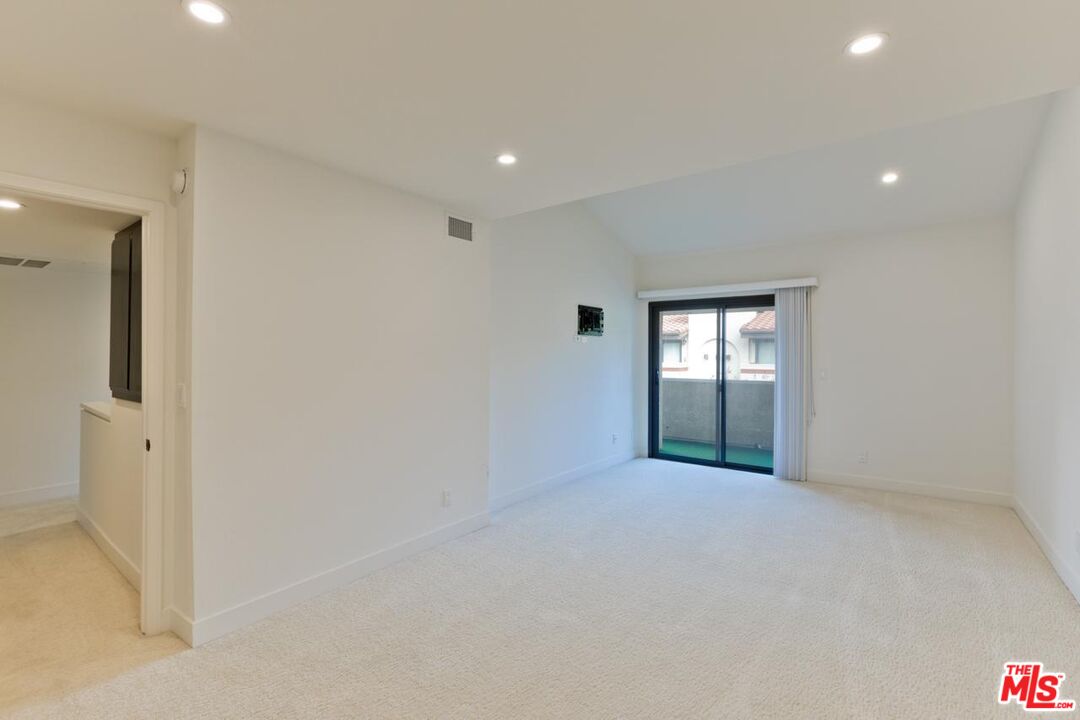 6930 De Celis Pl Unit: 34