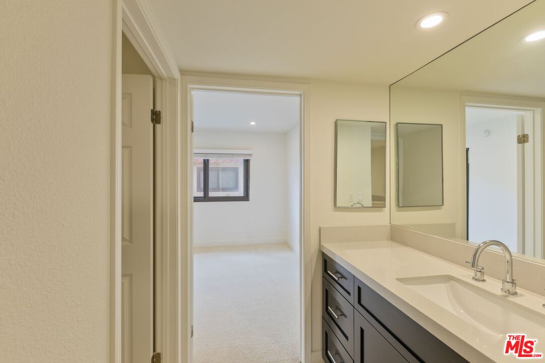 6930 De Celis Pl Unit: 34