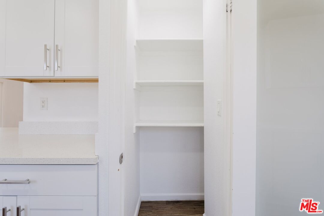 713 W Avenue H10