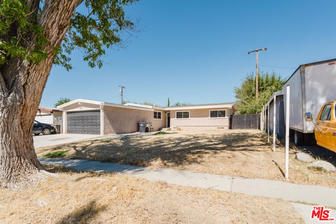 713 W Avenue H10