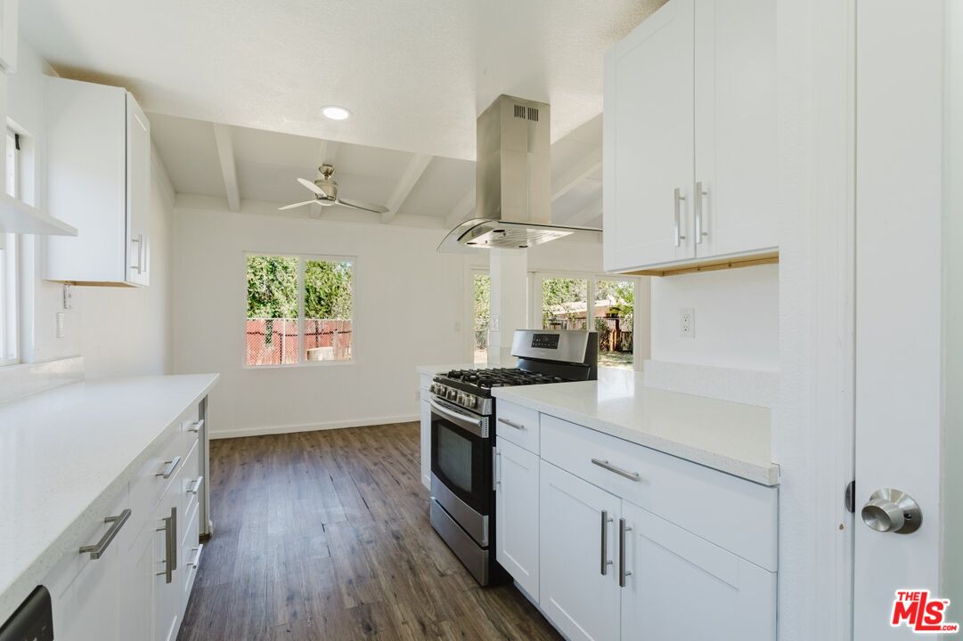 713 W Avenue H10