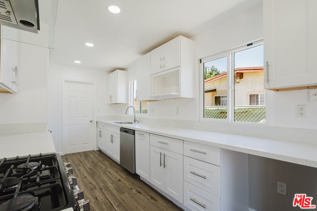 713 W Avenue H10