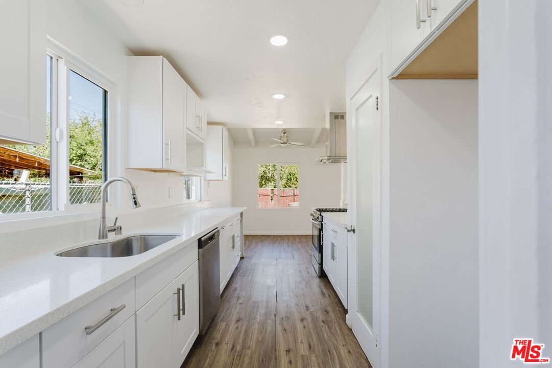 713 W Avenue H10