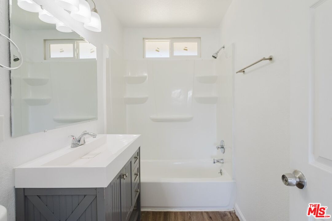 713 W Avenue H10