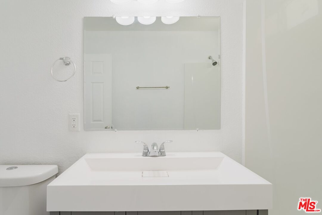 713 W Avenue H10