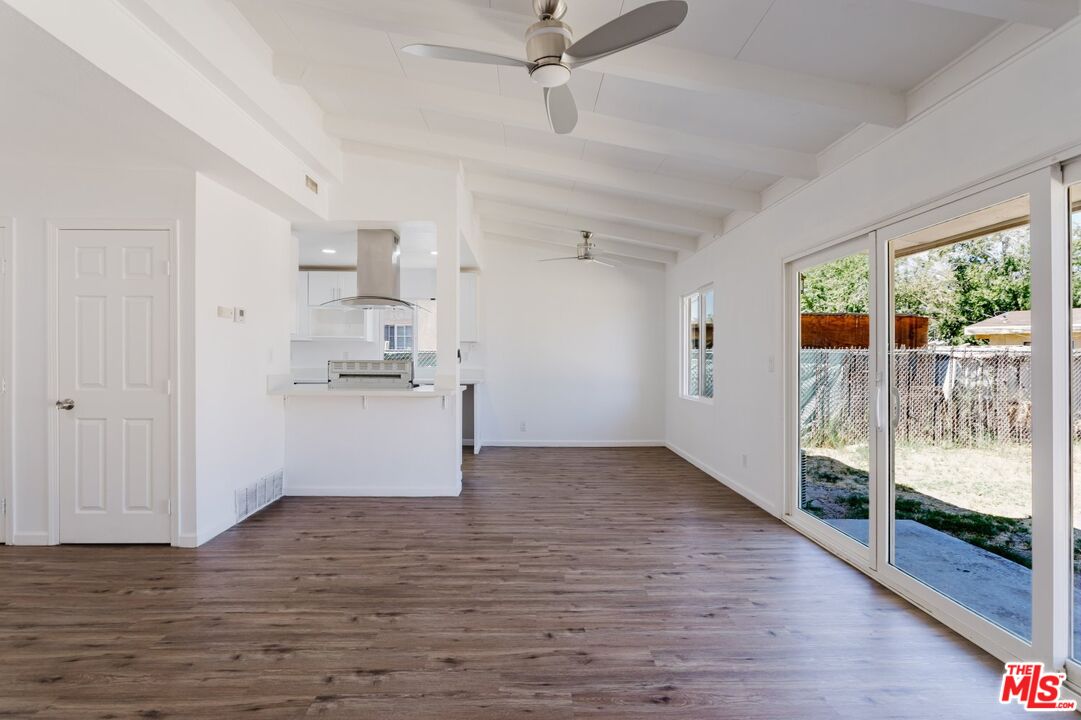 713 W Avenue H10