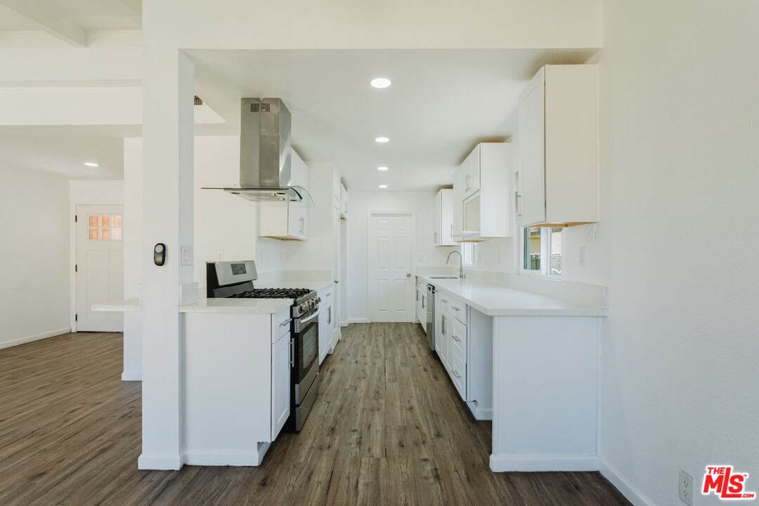 713 W Avenue H10