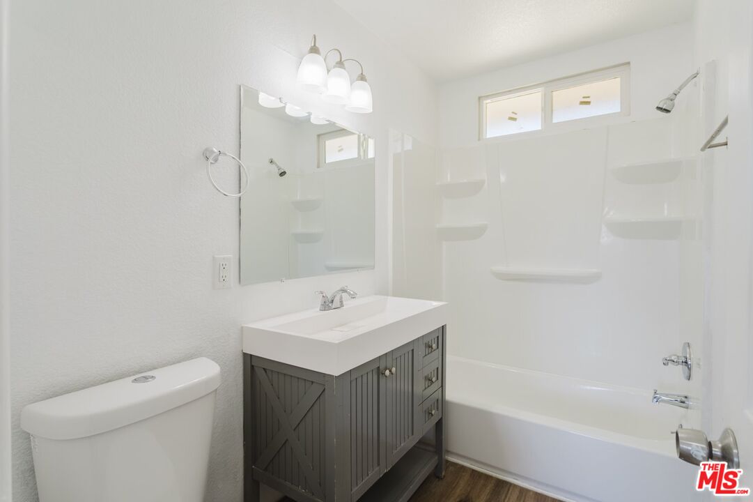 713 W Avenue H10