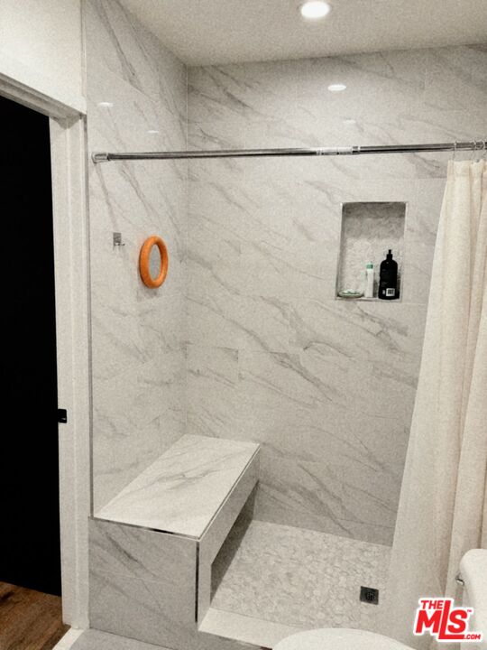 14123 Califa Street Unit: 1/2