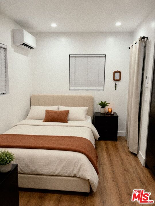 14123 Califa Street Unit: 1/2