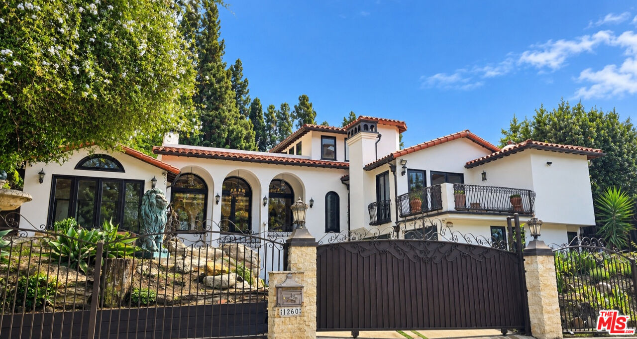1260 Roscomare Rd