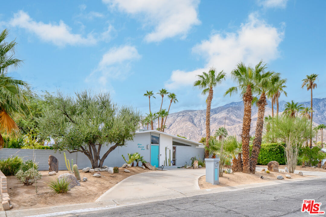 475 E Desert Willow Cir