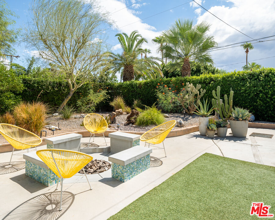 475 E Desert Willow Cir