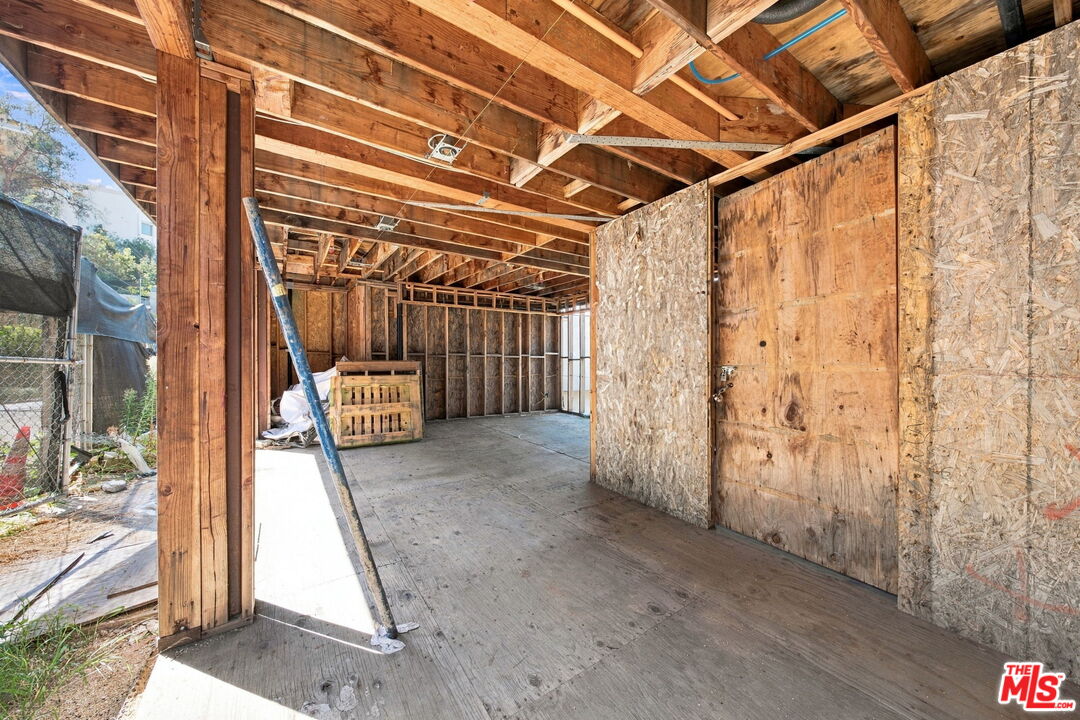 1688 Sunset Plaza Dr