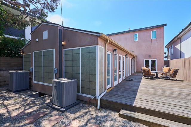 151 Napoleon ST