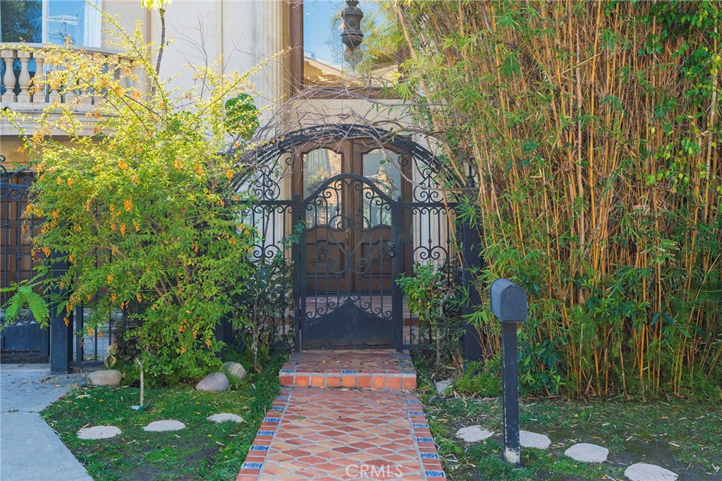 3259 Malcolm Avenue