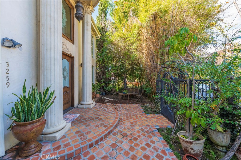 3259 Malcolm Avenue