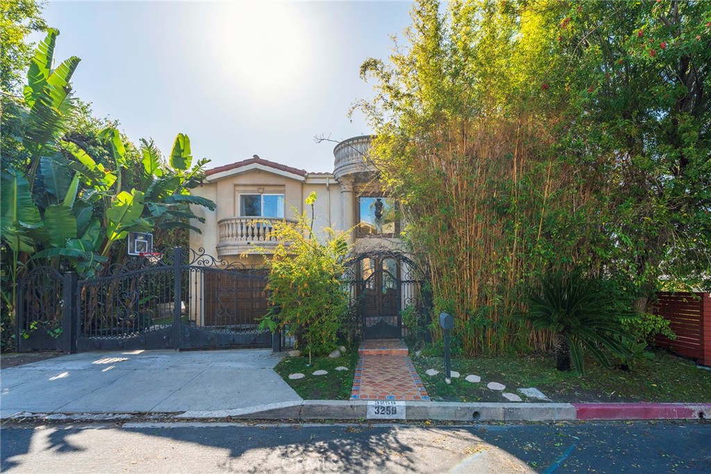 3259 Malcolm Avenue