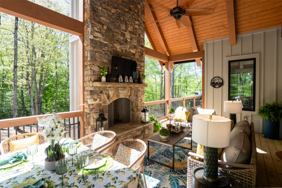 1984 New Settlers Way