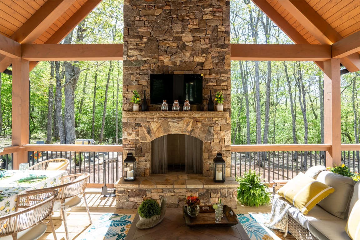 1984 New Settlers Way