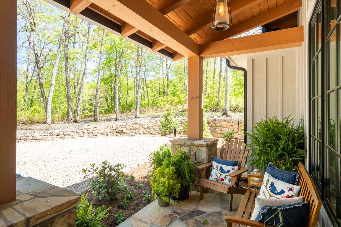 1984 New Settlers Way