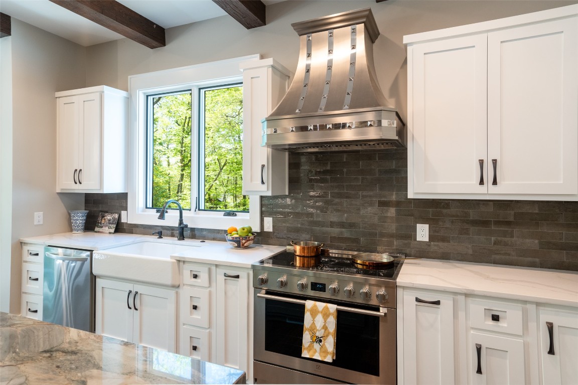 1984 New Settlers Way