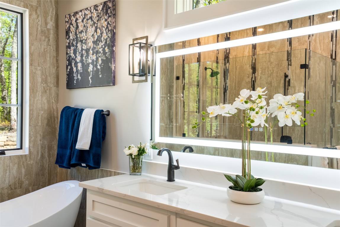 1984 New Settlers Way