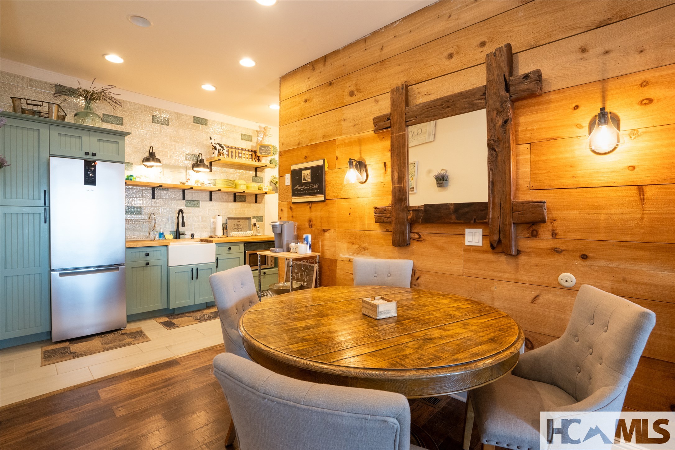 1624 Tower Road