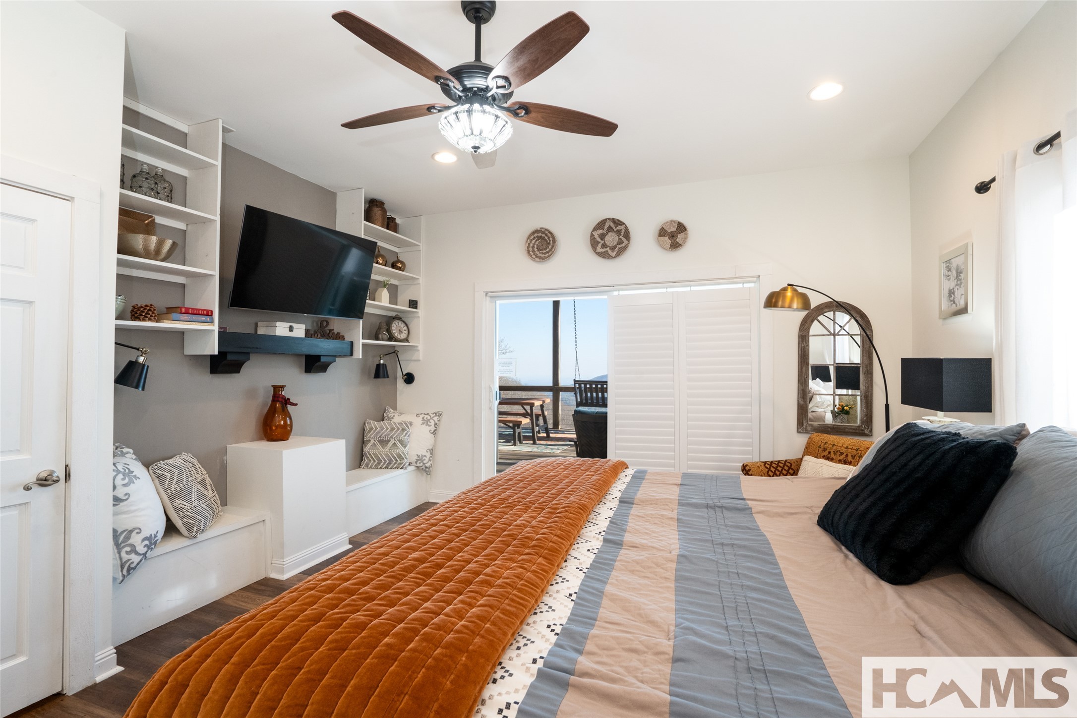 1624 Tower Road