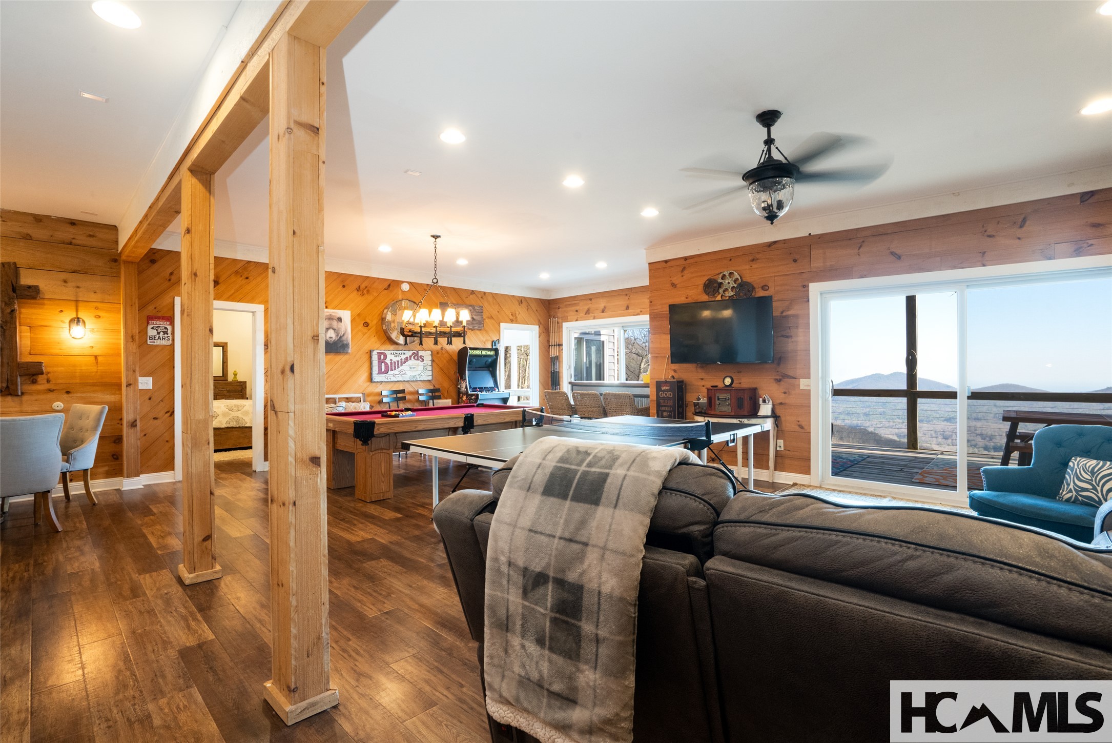 1624 Tower Road