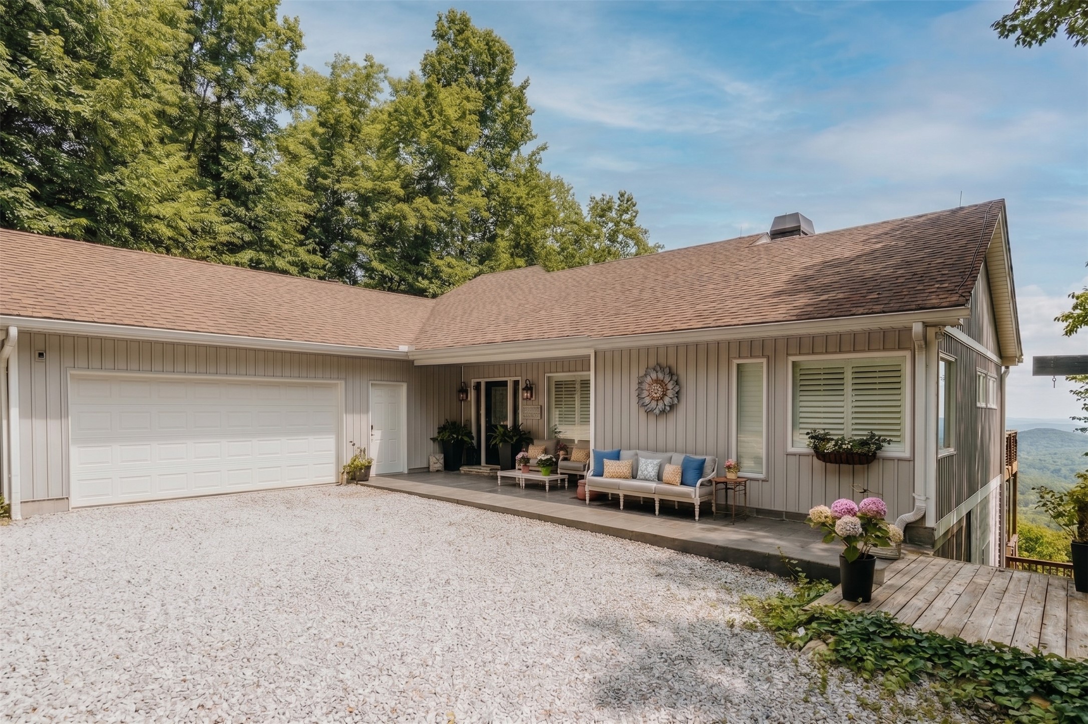 1624 Tower Road