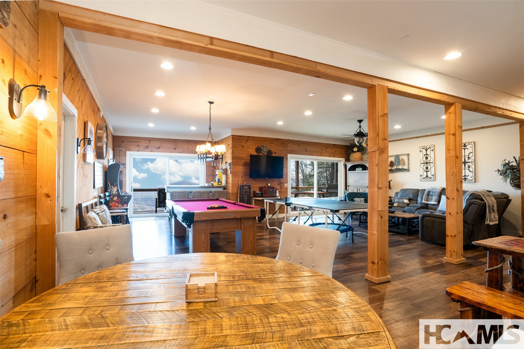 1624 Tower Road