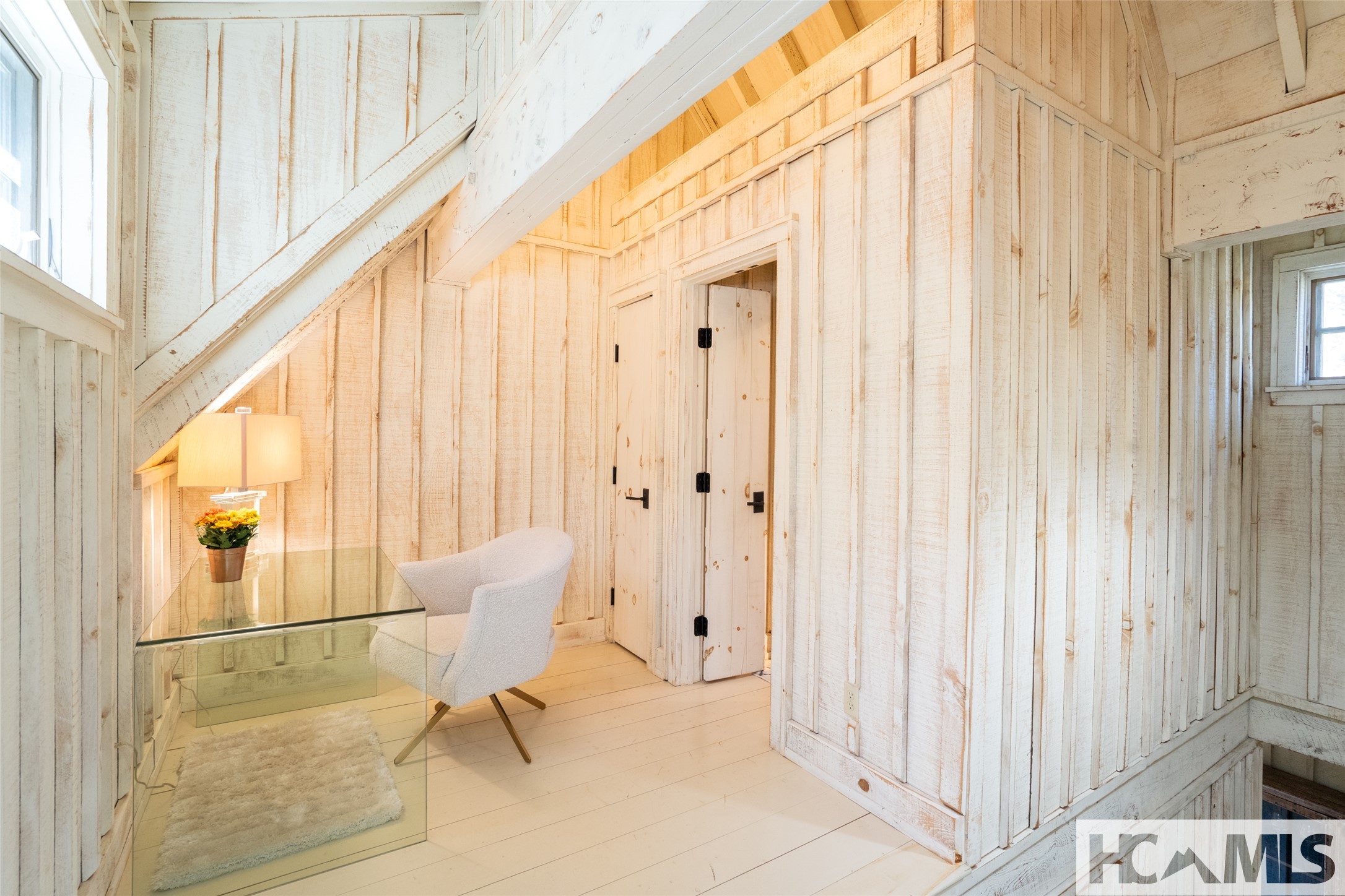 1527 Wandering Ridge Road