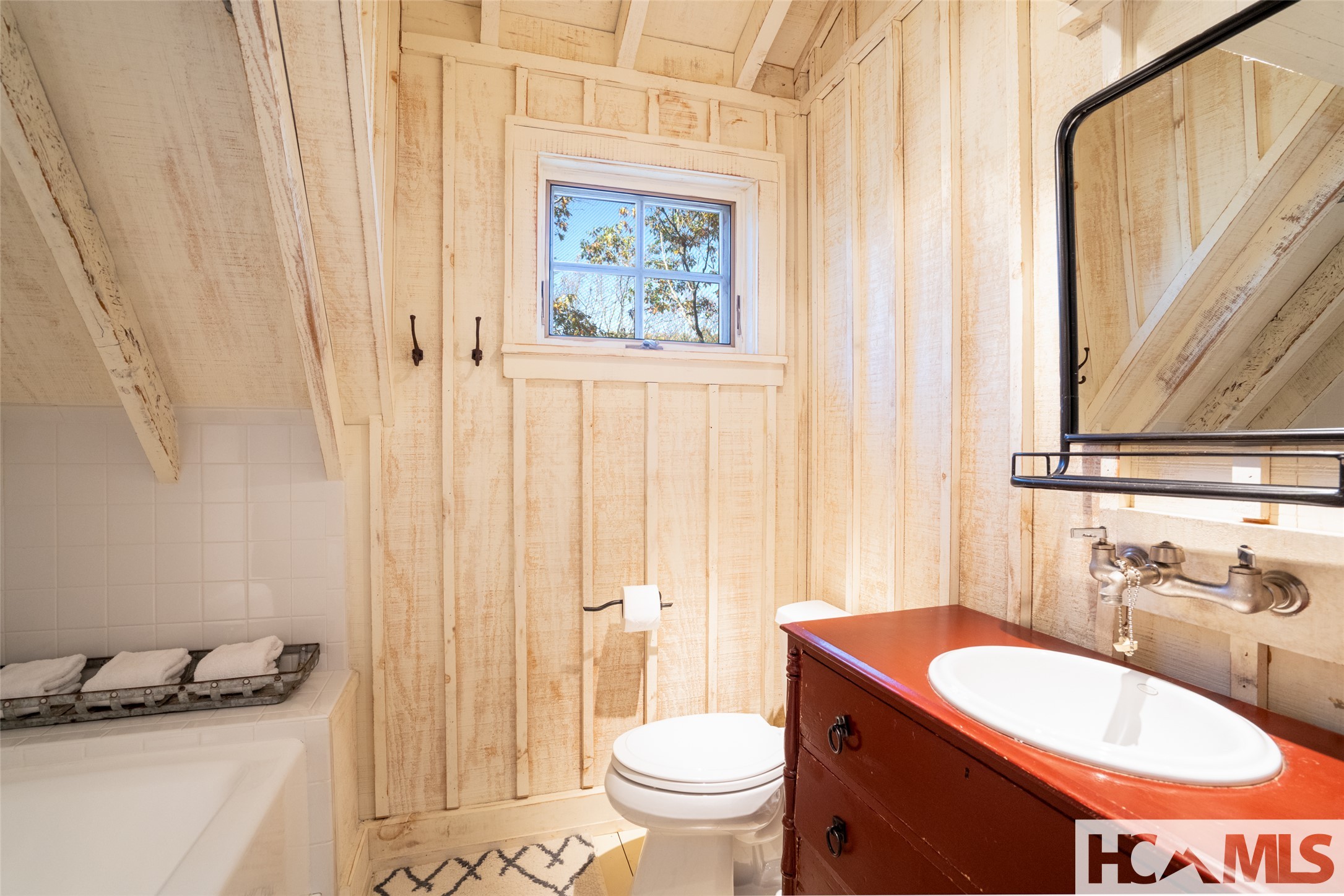 1527 Wandering Ridge Road