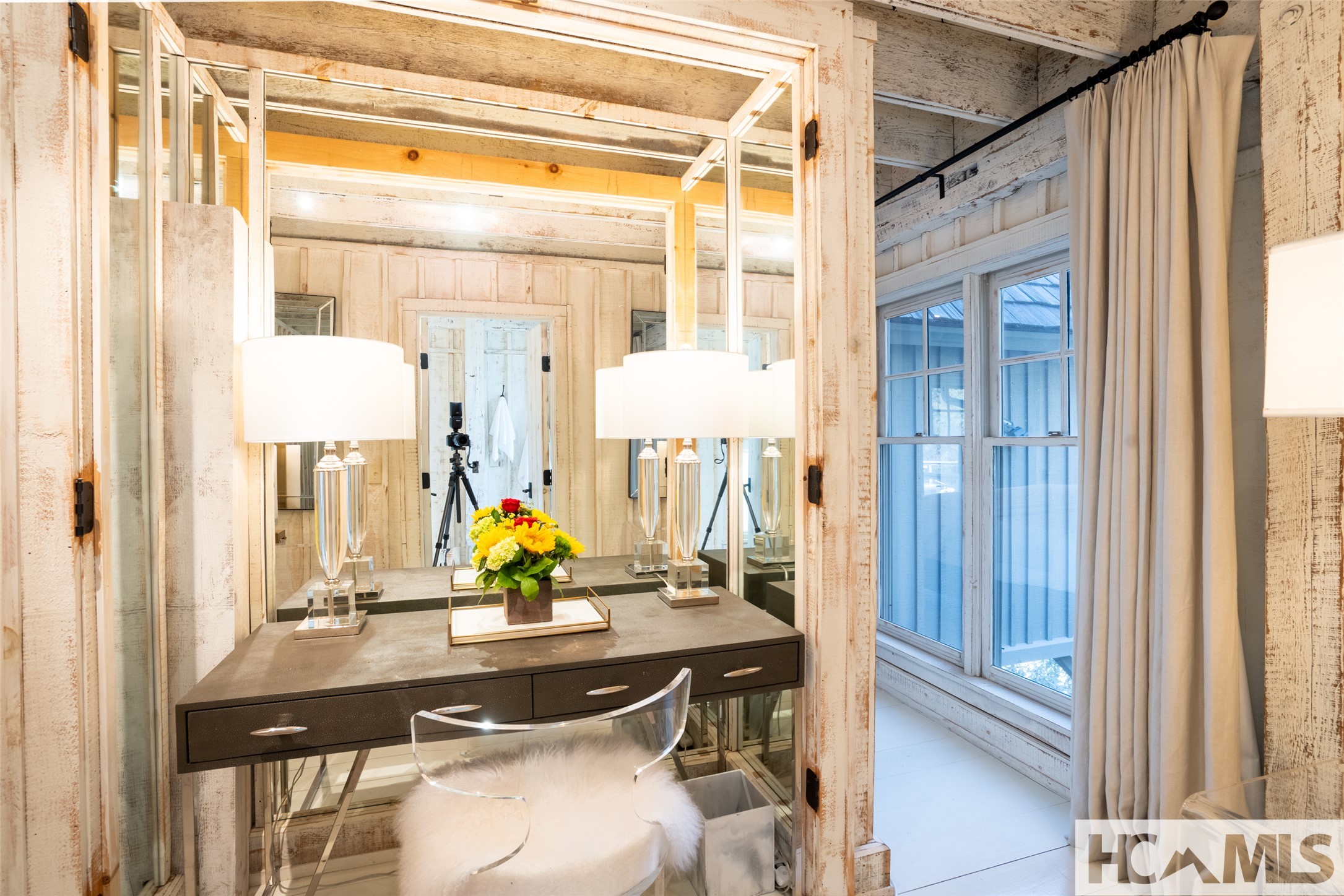 1527 Wandering Ridge Road