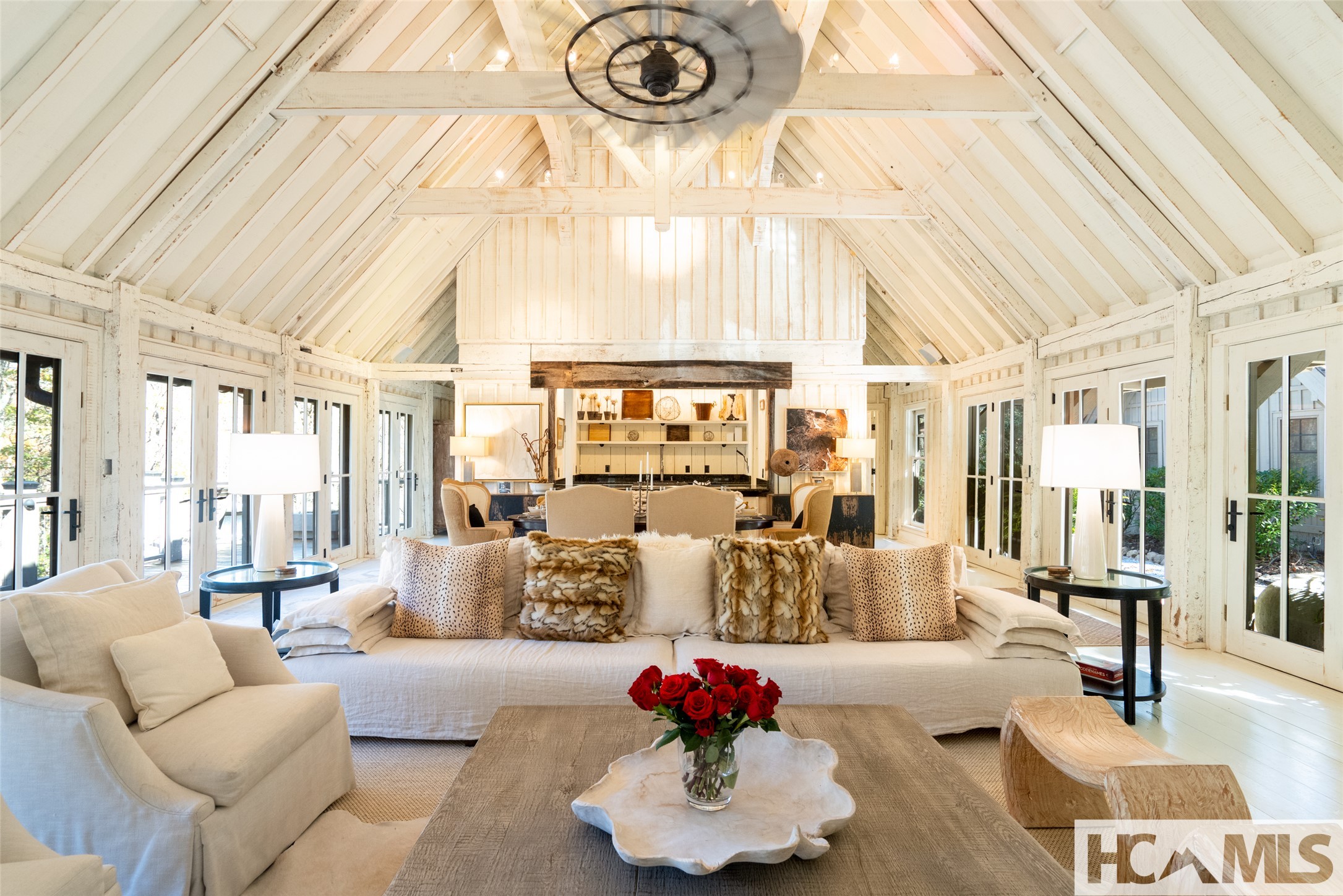 1527 Wandering Ridge Road