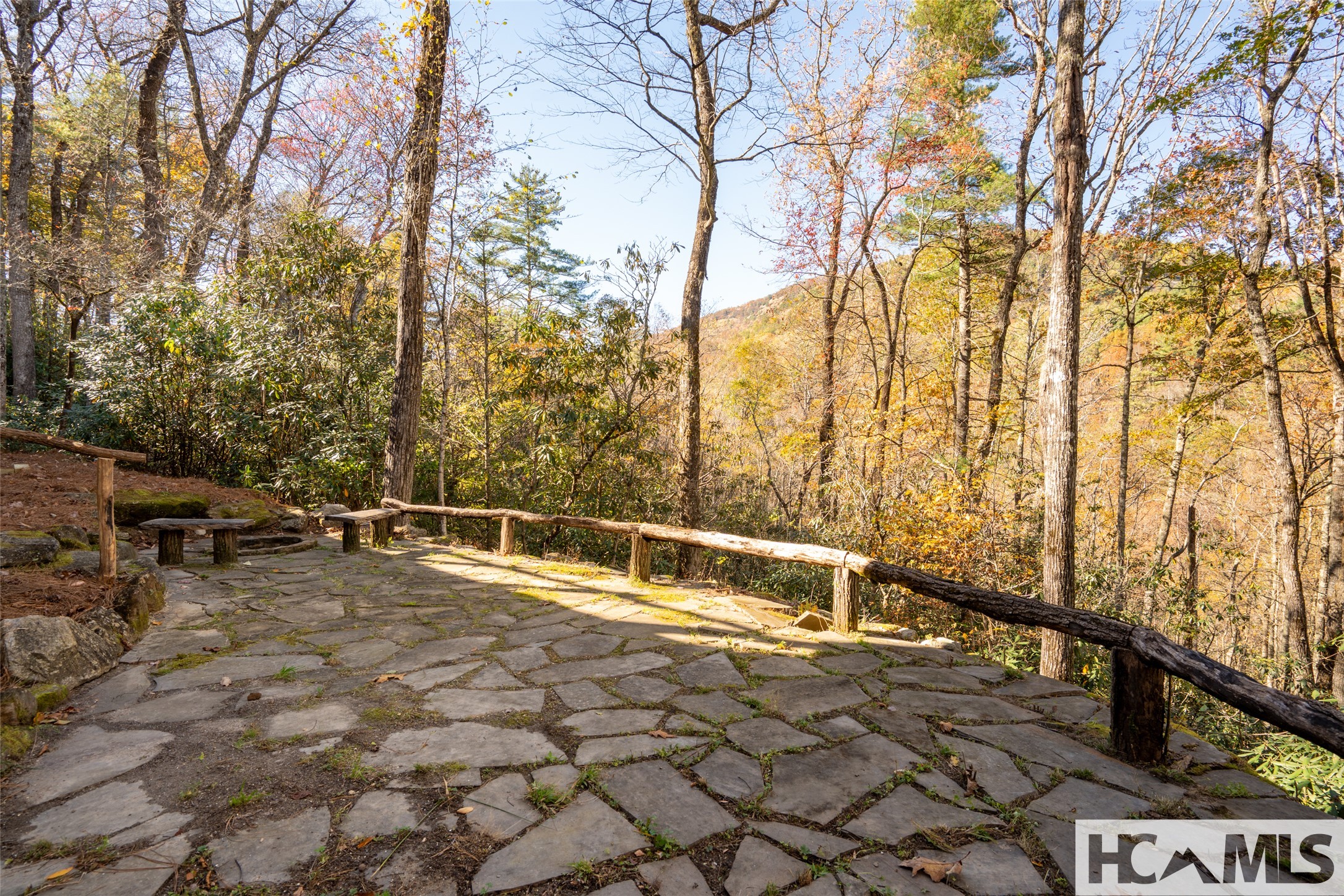 1527 Wandering Ridge Road