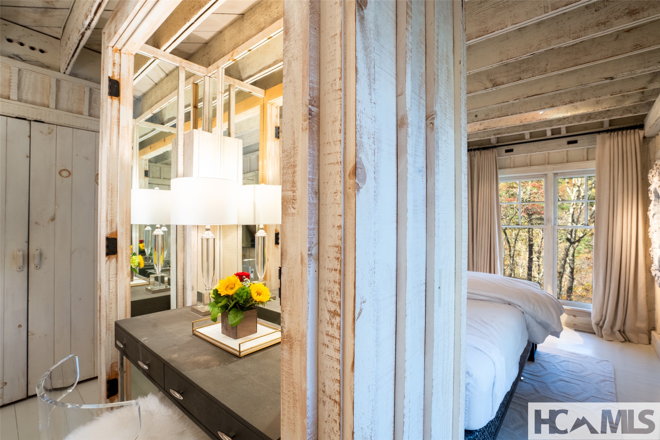 1527 Wandering Ridge Road