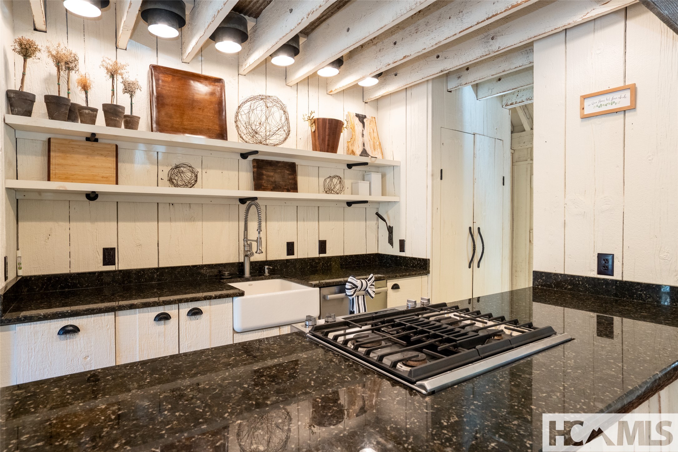 1527 Wandering Ridge Road