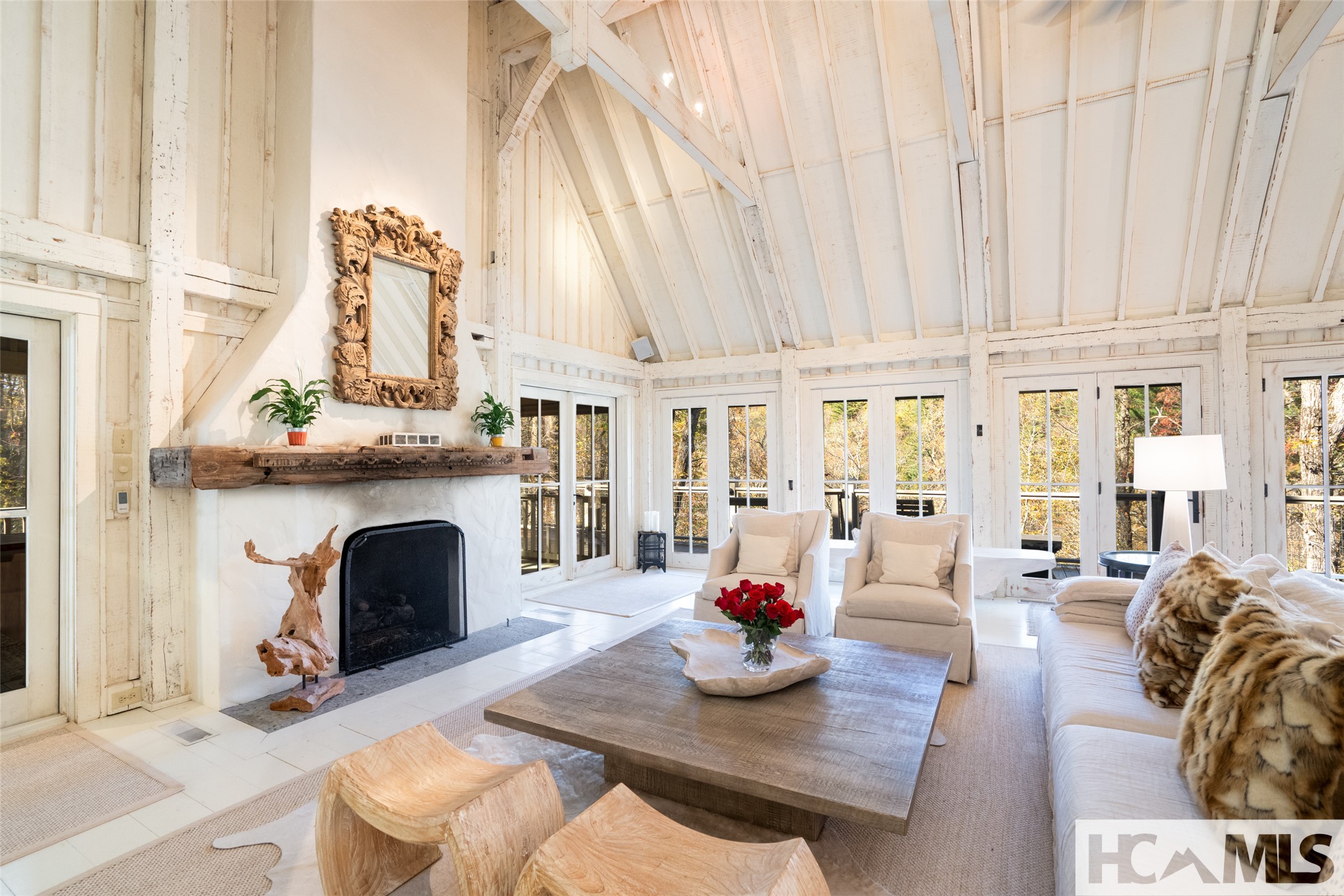 1527 Wandering Ridge Road