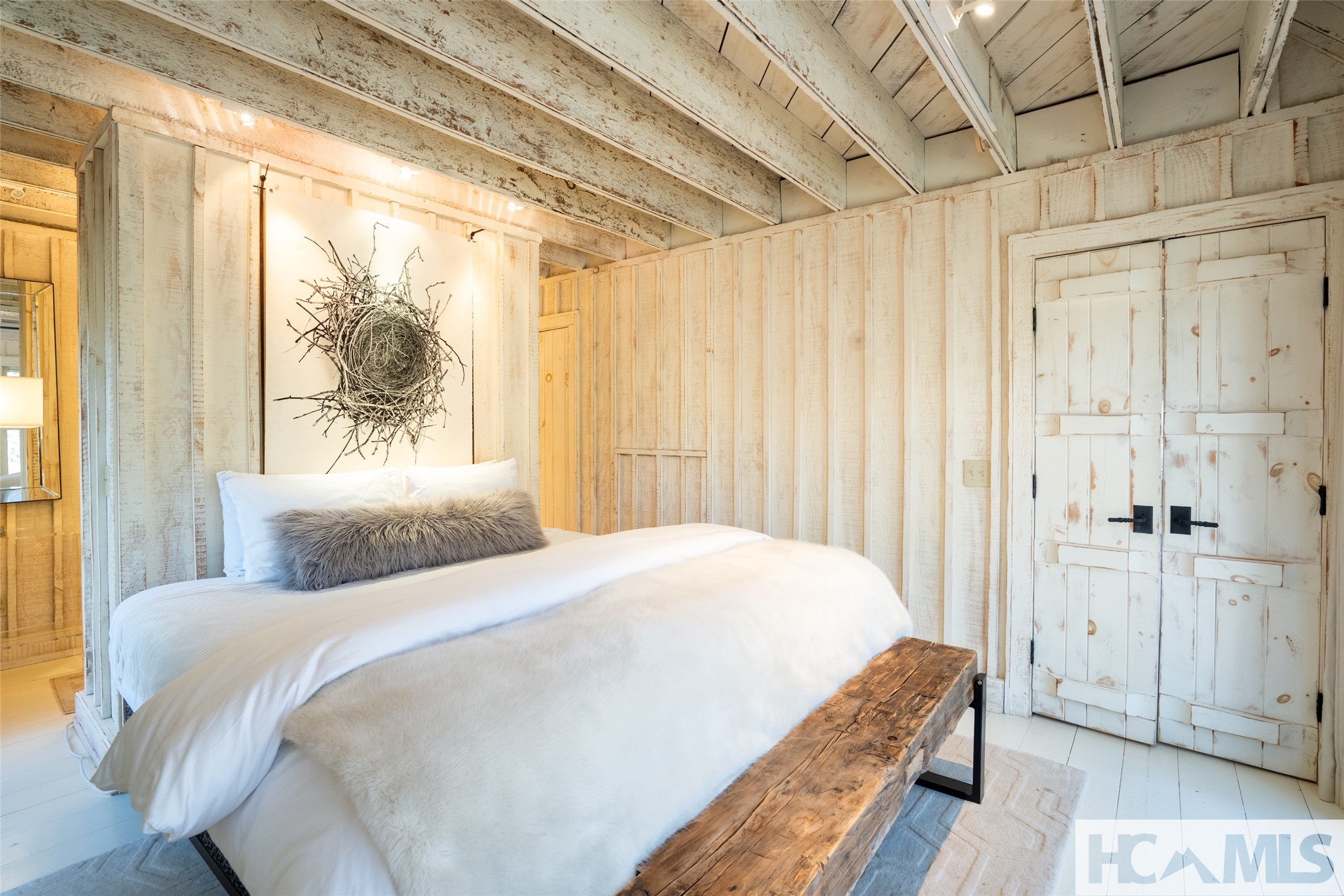 1527 Wandering Ridge Road