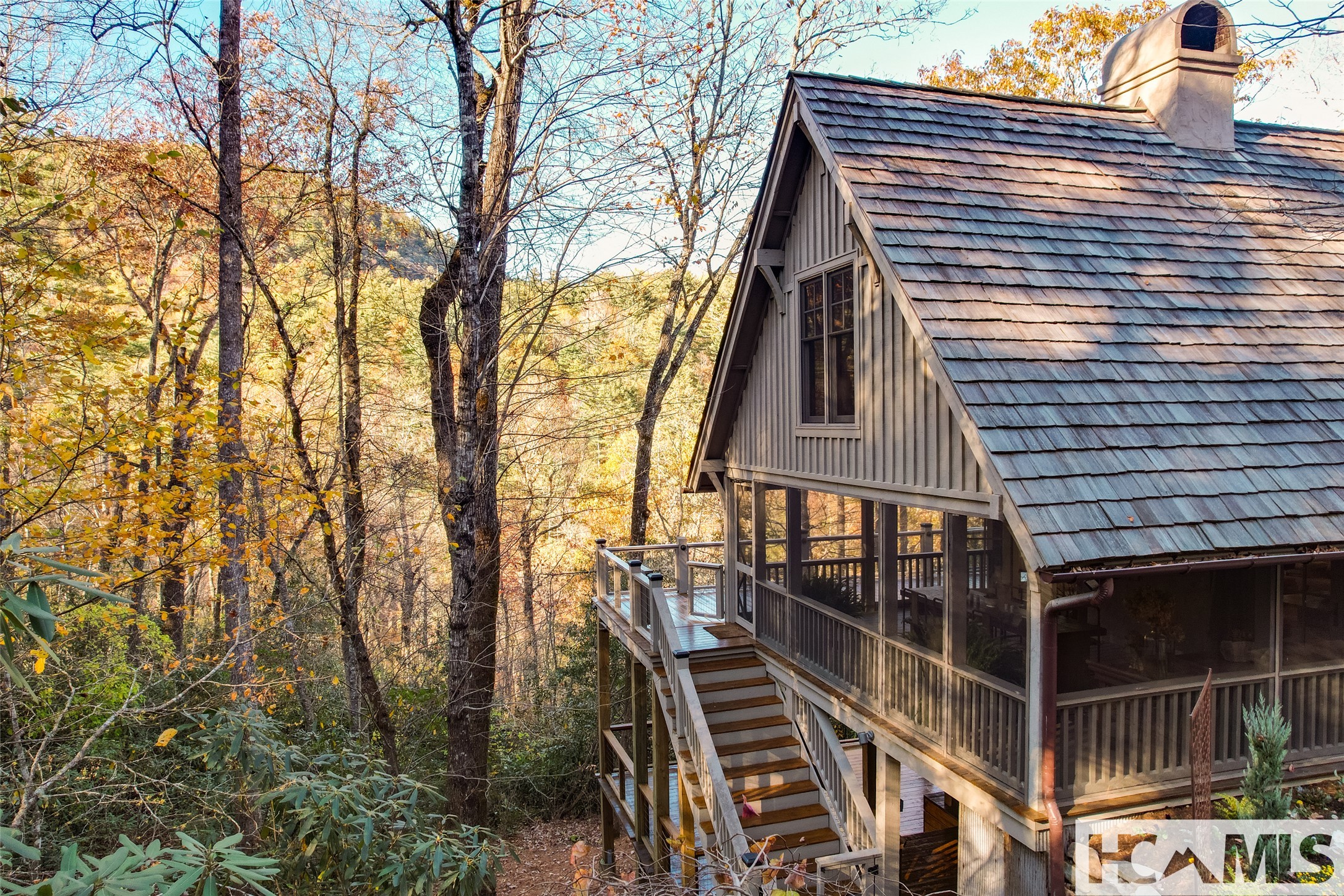 1527 Wandering Ridge Road