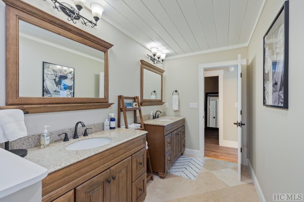 170 Mossy Rock Road