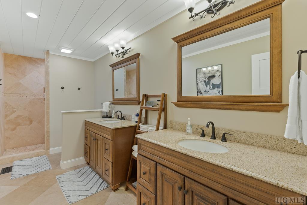 170 Mossy Rock Road