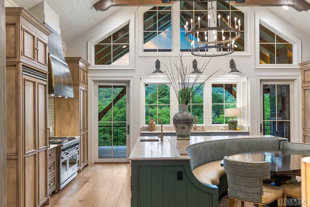 580 Falls Drive West