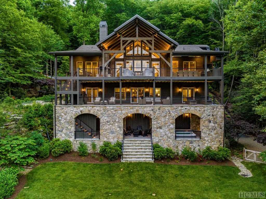 580 Falls Drive West