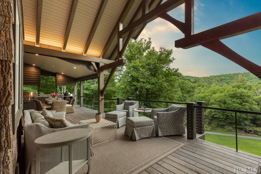 580 Falls Drive West