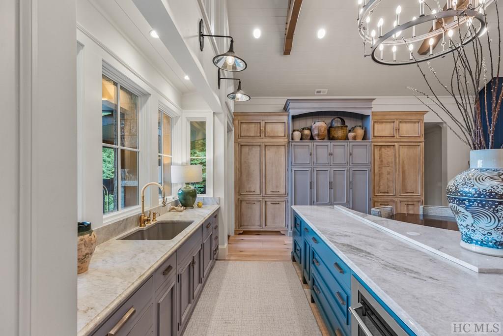 580 Falls Drive West